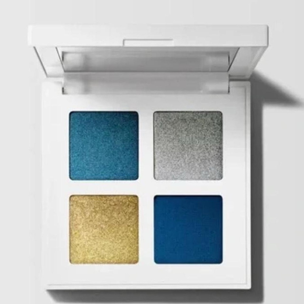 Makeup By Mario Vibrant Blue and Gold Eyeshadow Quad
